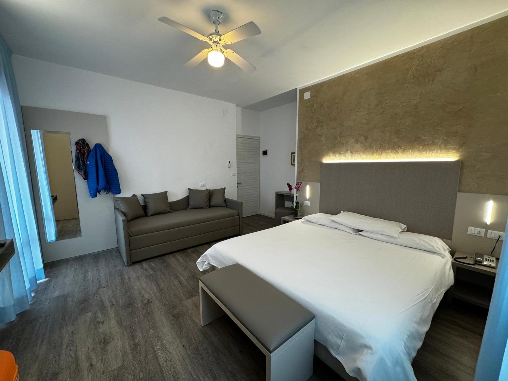 Hotel Etna Caorle Zewnętrze zdjęcie