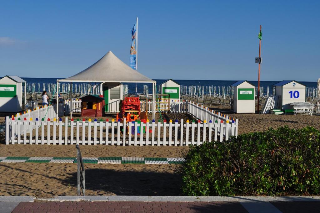 Hotel Etna Caorle Zewnętrze zdjęcie