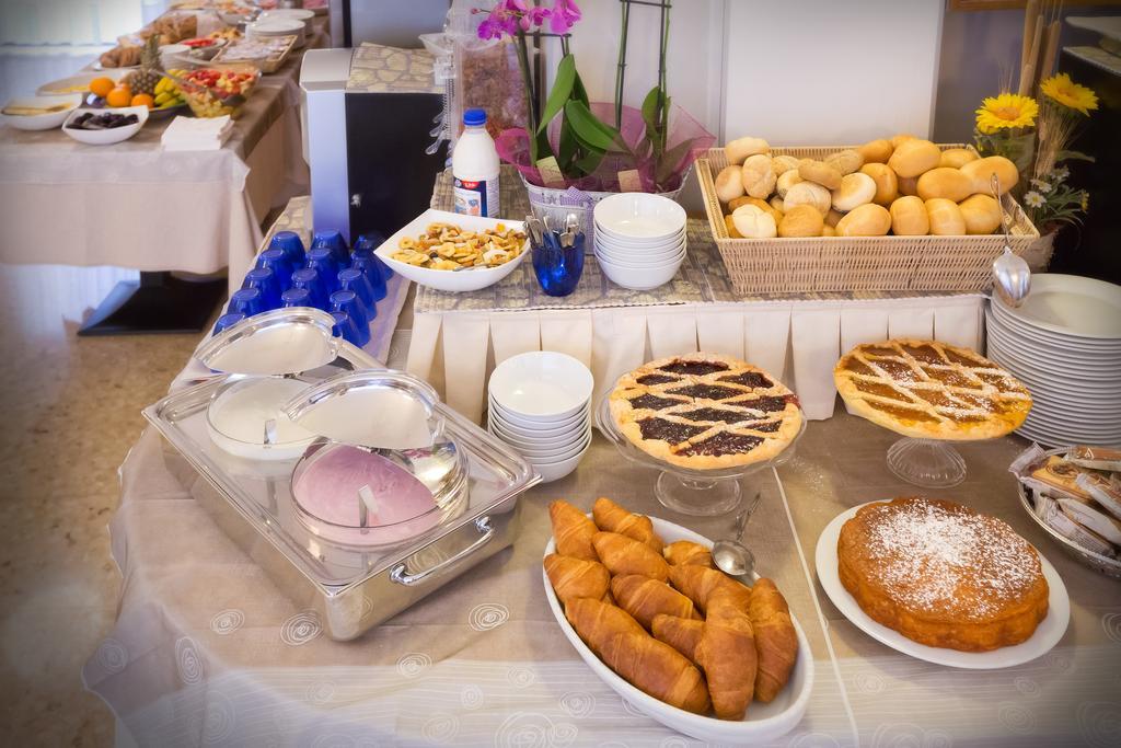 Hotel Etna Caorle Zewnętrze zdjęcie